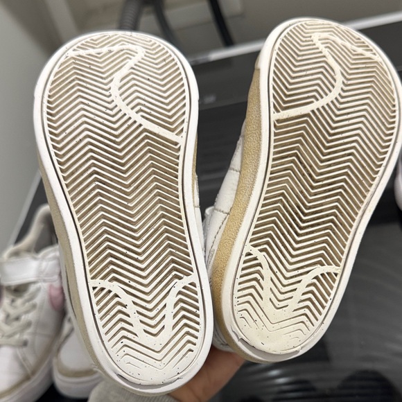 Converse Kids Sneakers - White and Pink - Picture 7 of 11